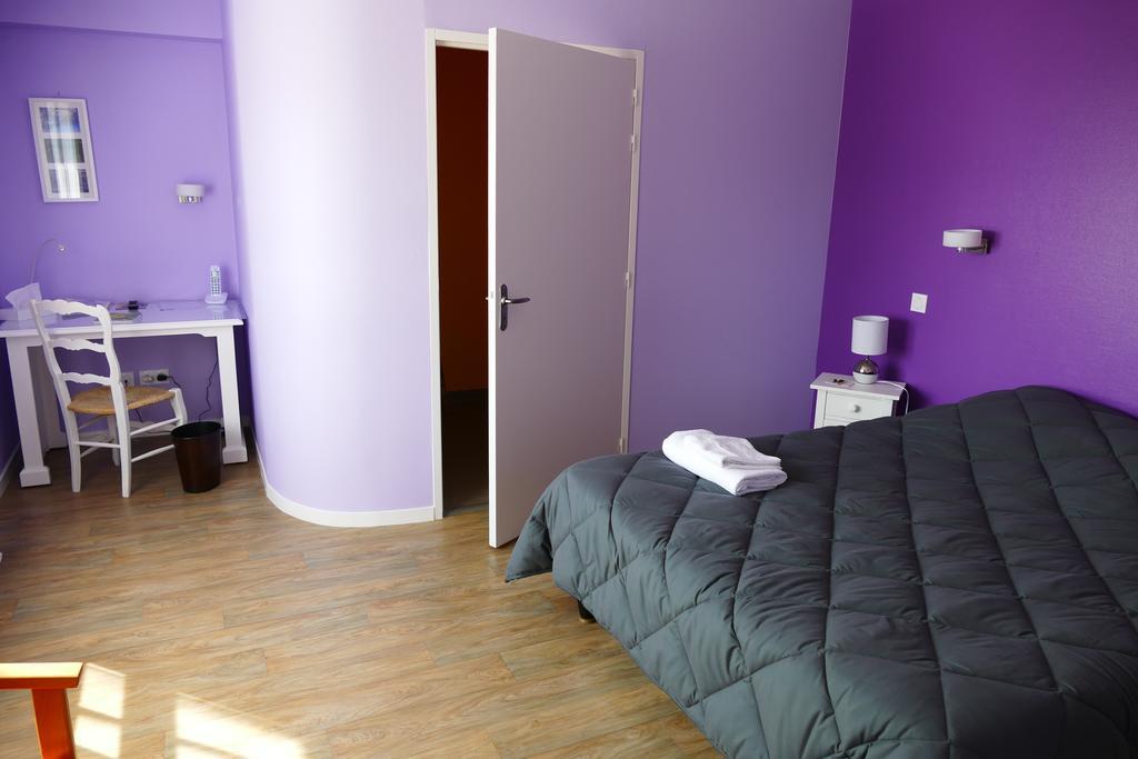Logis La Rose Des Vents Hotel Volvic Bilik gambar