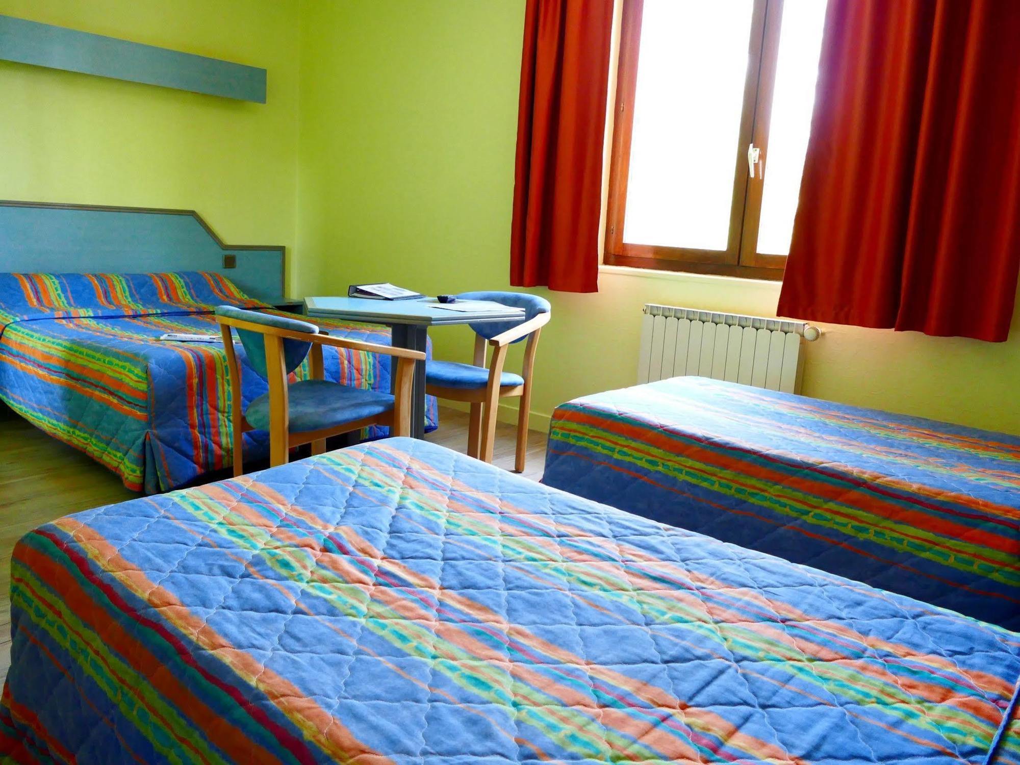 Logis La Rose Des Vents Hotel Volvic Luaran gambar