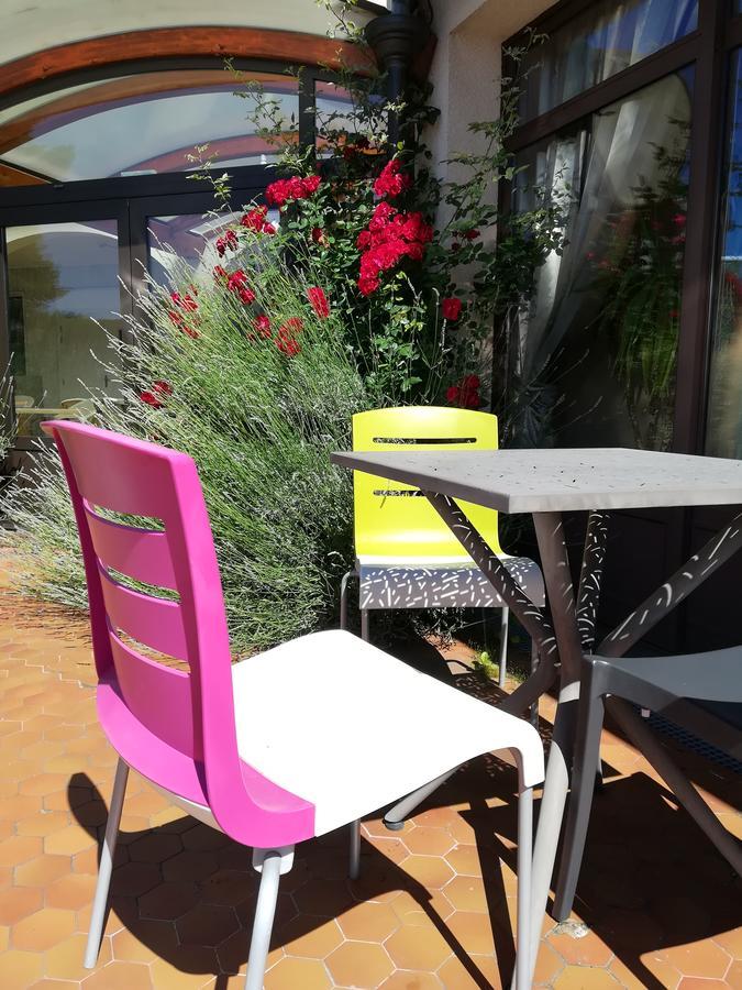 Logis La Rose Des Vents Hotel Volvic Luaran gambar
