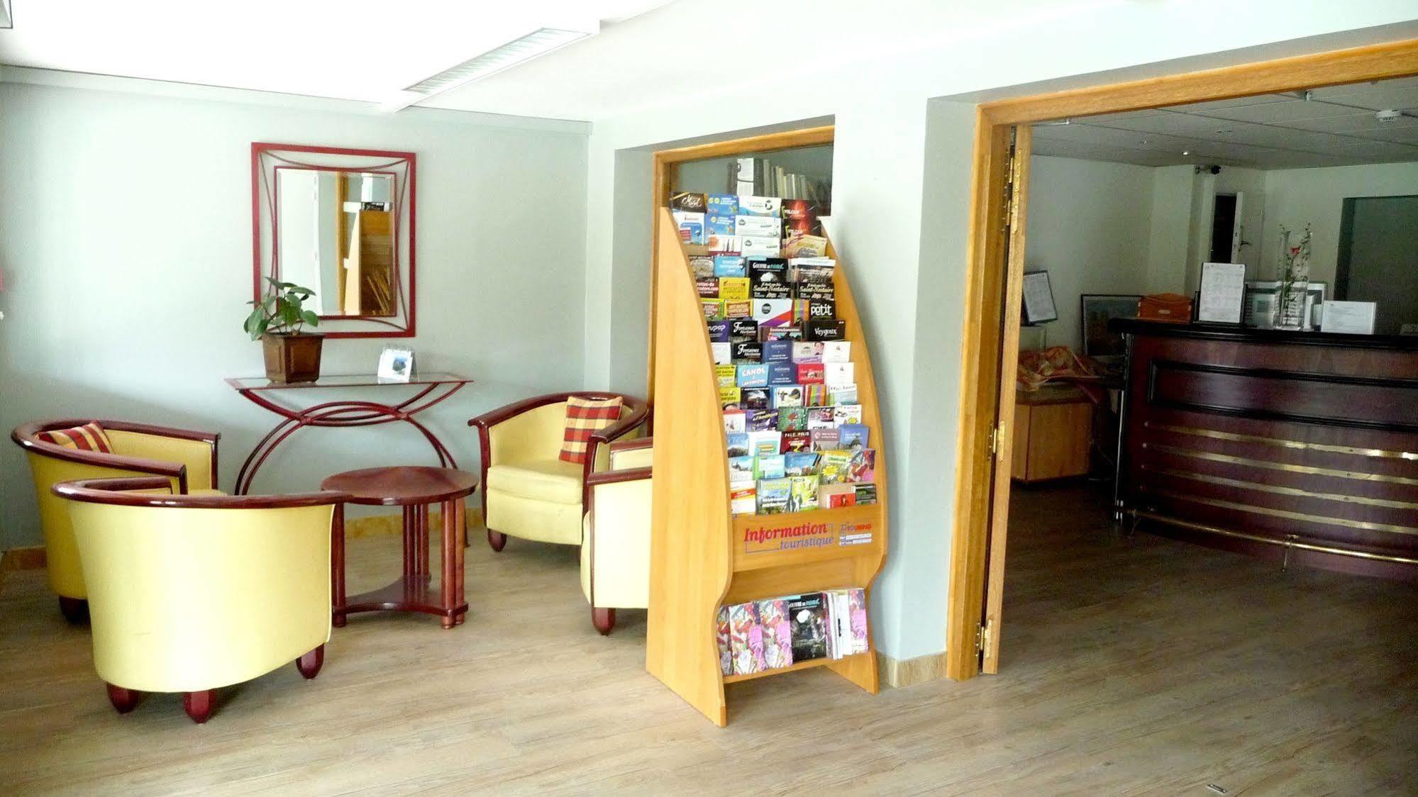 Logis La Rose Des Vents Hotel Volvic Luaran gambar