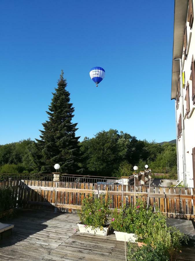 Logis La Rose Des Vents Hotel Volvic Luaran gambar